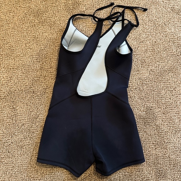 Patagonia sz8 wetsuit shorty with tie “R” - Picture 2 of 7